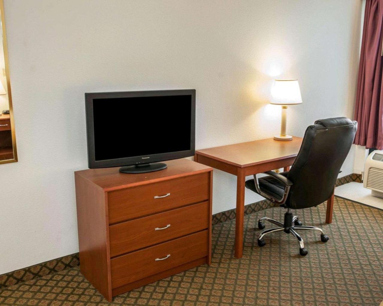 Quality Inn And Suites Indianapolis Indianápolis Exterior foto